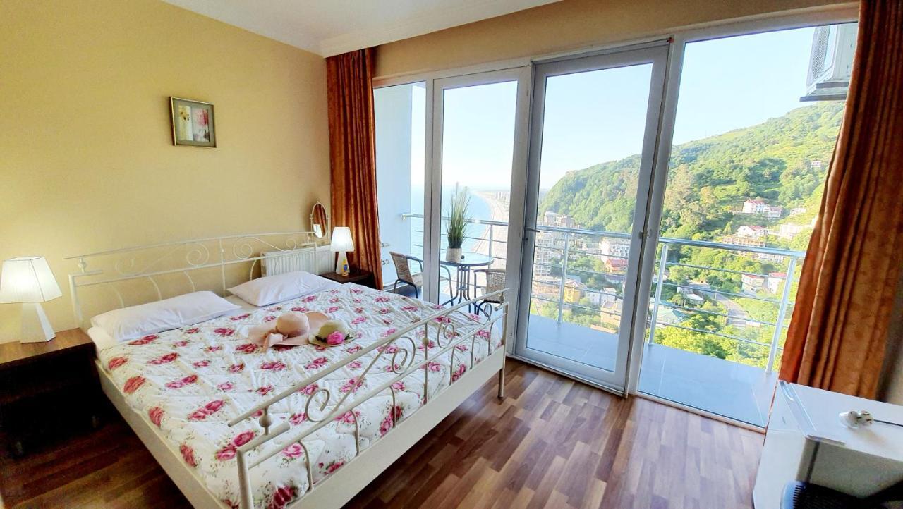 Calypso Kvariati Hotel Екстериор снимка