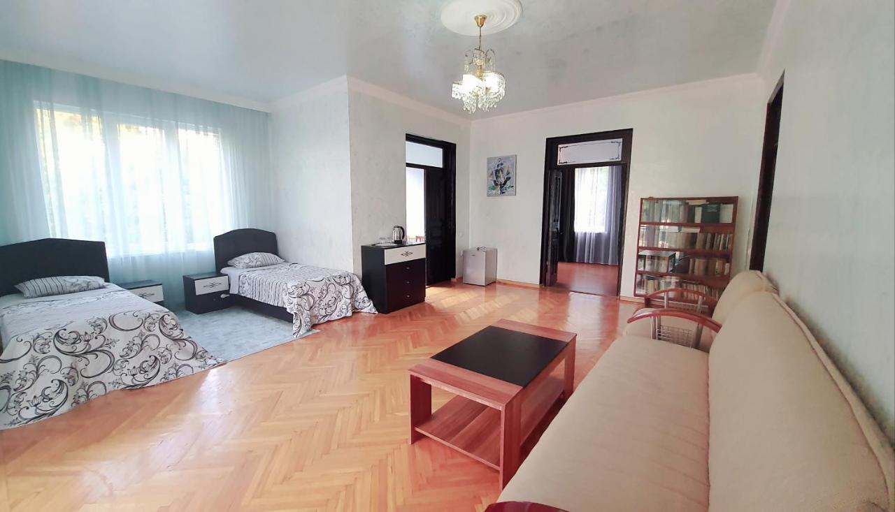 Calypso Kvariati Hotel Екстериор снимка