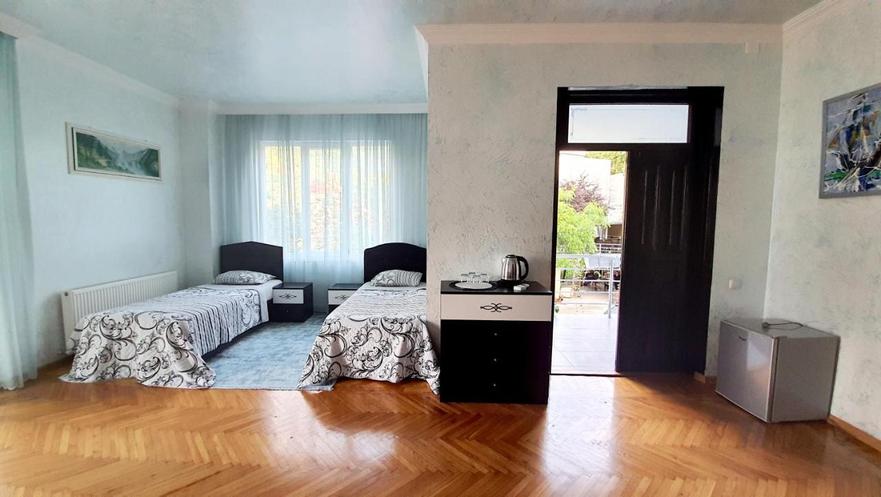 Calypso Kvariati Hotel Екстериор снимка